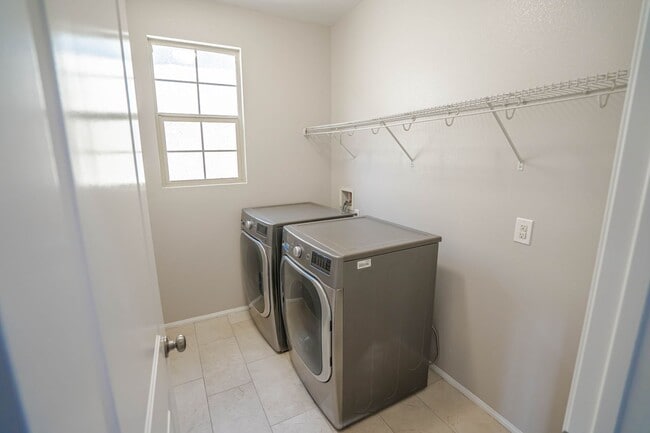 Building Photo - COMING SOON! Modern 3-Bedroom Home in Nort...