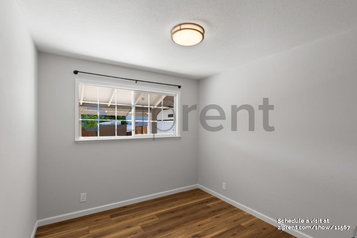 Building Photo - Unit