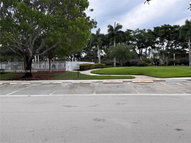 Building Photo - 1599 Palermo Dr