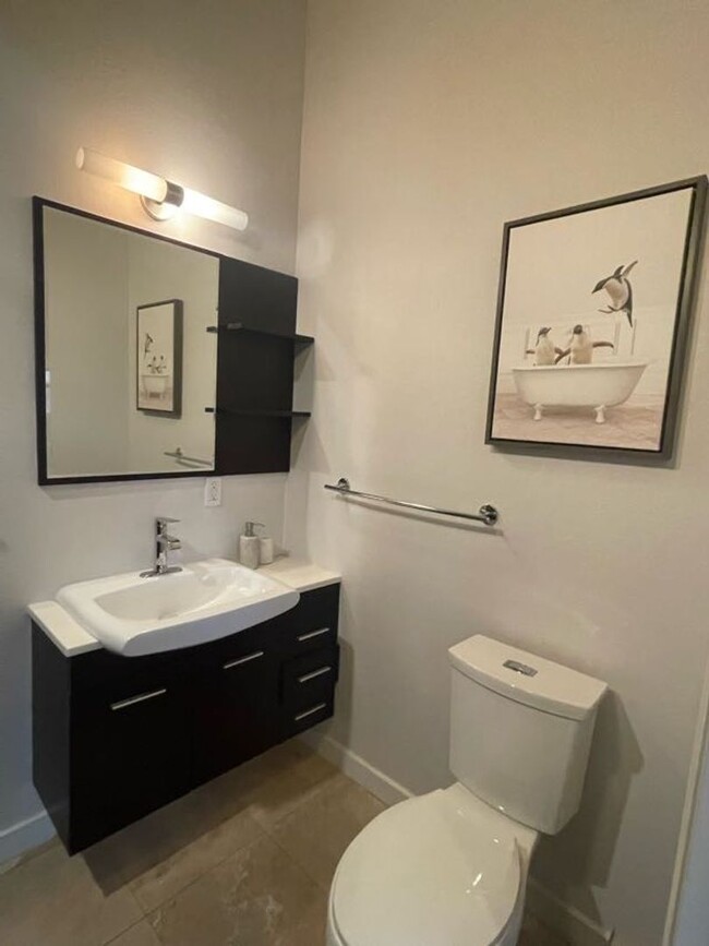 Building Photo - LOCATION LOCATION!! Contemporary & Updated...