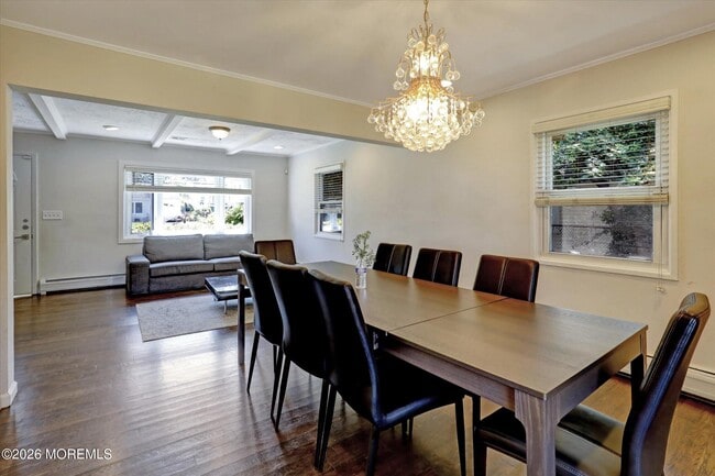 Building Photo - 265 Norgrove Ave