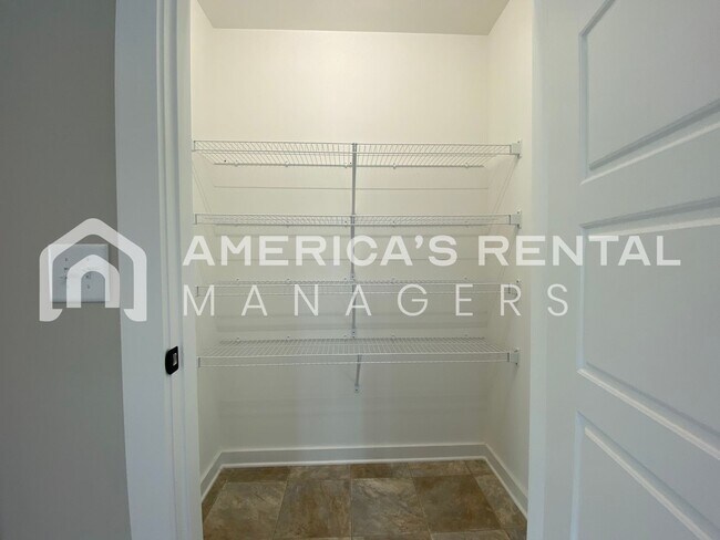 Building Photo - Home for Rent in Talladega, AL!!! Availabl...