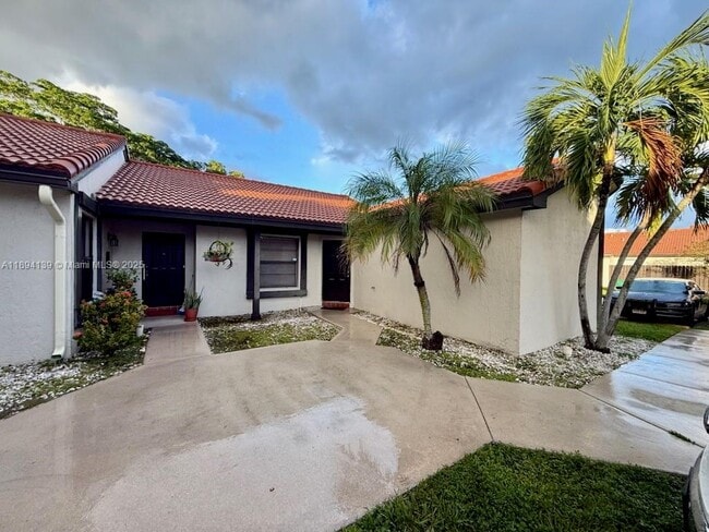 Primary Photo - 15090 SW 49th Ln