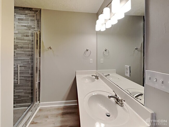 Building Photo - 141 Willowleaf Ln