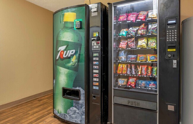 Building Photo - Furnished Studio-Indianapolis - North - Ca...