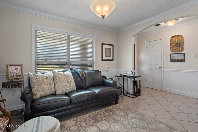 Building Photo - 550 Mockingbird Dr