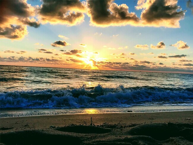 Building Photo - 133 N Pompano Beach Blvd