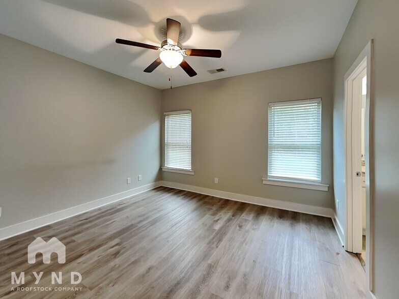 Building Photo - 5525 Park Side Rd