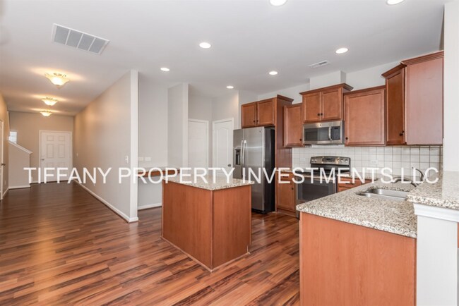 Building Photo - 8219 Romana Red Ln