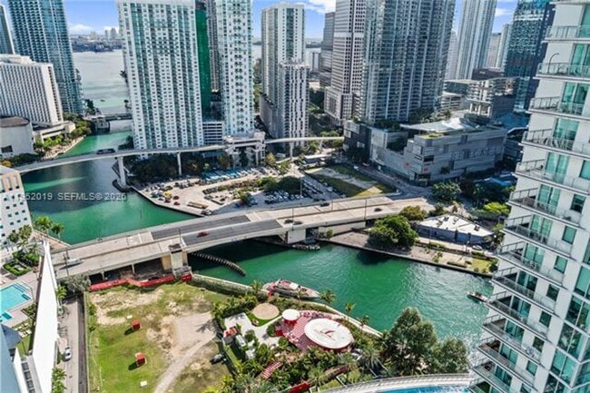 Building Photo - 90 SW 3rd St