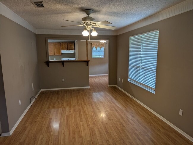 Building Photo - ADORABLE 3 Bed 1 bath in Breaux Bridge!!