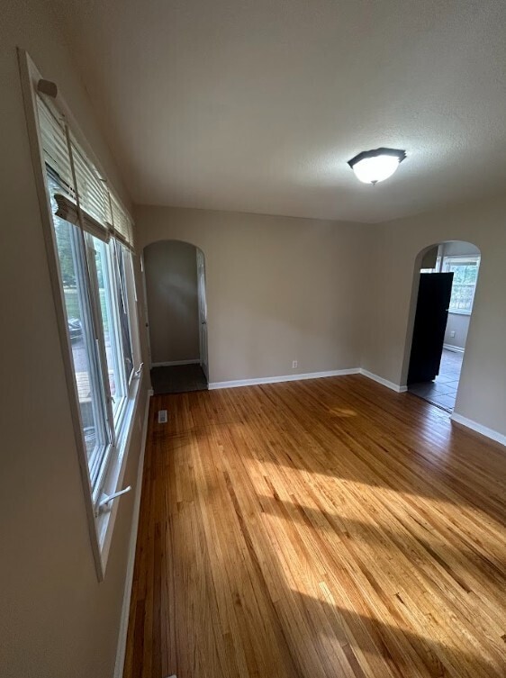 Building Photo - 2245 Pinewood Dr