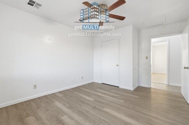 Building Photo - 1331 E Pueblo Ave