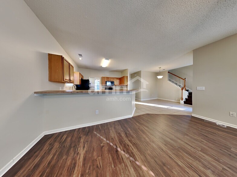 Building Photo - 62 Creek Bend Dr