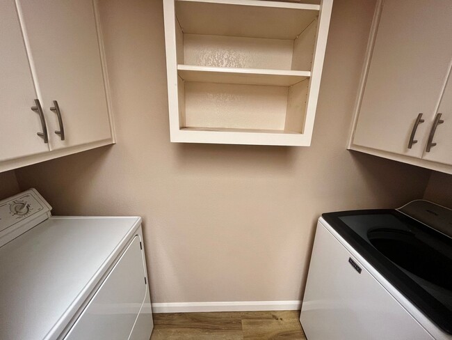 Building Photo - CONDO - VILLAGE OF OAK CREEK