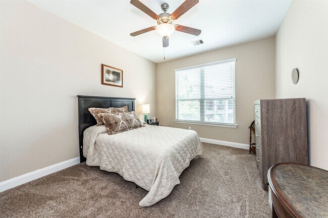 Building Photo - 403 Marina View Dr