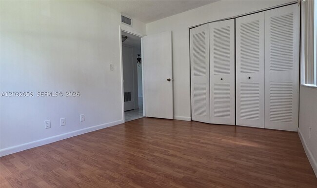 Building Photo - 5510 N Lakewood Cir