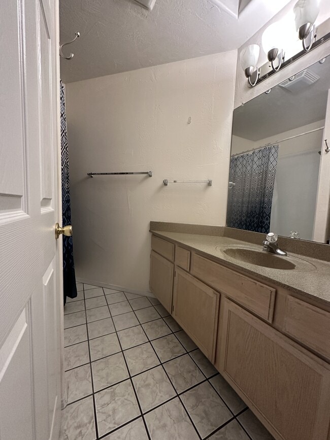 Building Photo - 7819 Storrie Pl NE