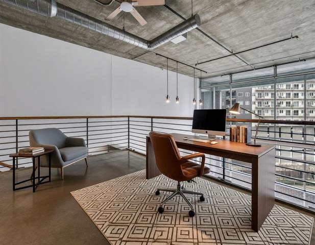 Building Photo - 2011 Cedar Springs Rd