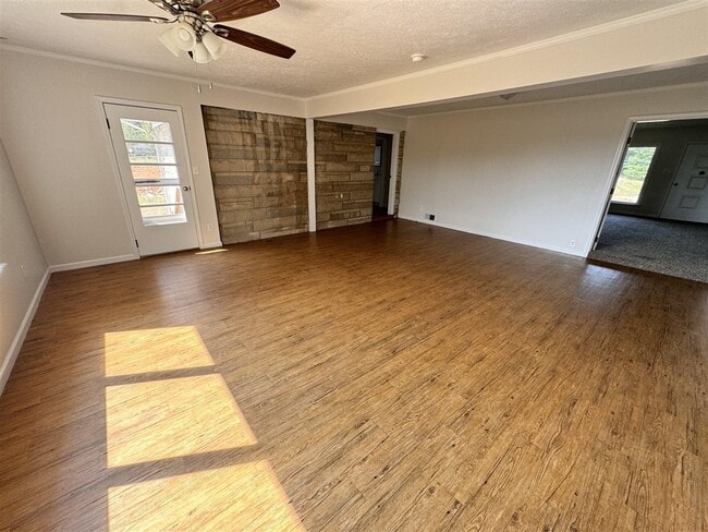 Building Photo - 1309 Old State Rd