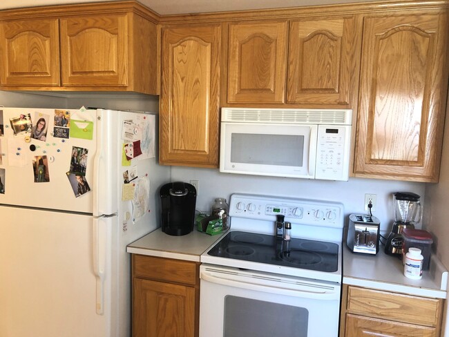 Building Photo - Townhome in Sky Ridge