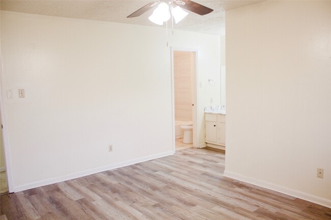 Building Photo - 16326 Quail Pl Dr