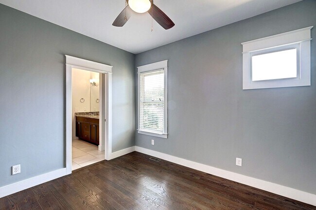 Building Photo - EAST NASHVILLE - FOUR BEDROOM Historic Home with amazing views of Nashville Skyline!