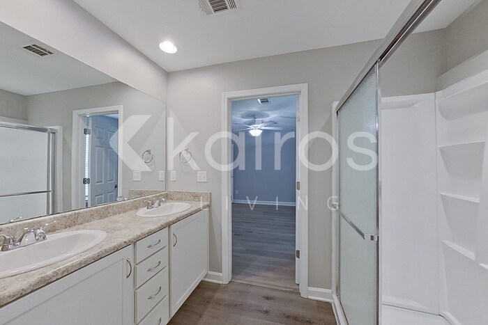 Building Photo - 1384 Maxwell Cir