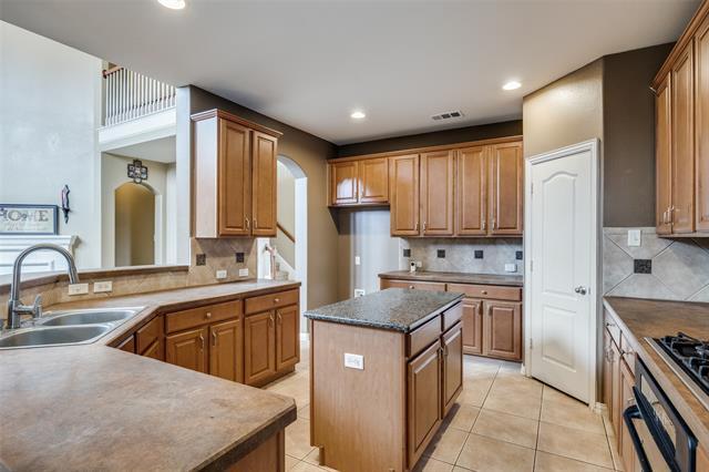 Building Photo - 917 Ozark Dr