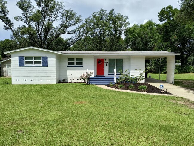 Primary Photo - GORGEOUS REMODELED 3 BEDROOM 2 BATH