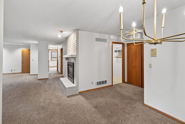 Building Photo - 14388 Fairway Dr