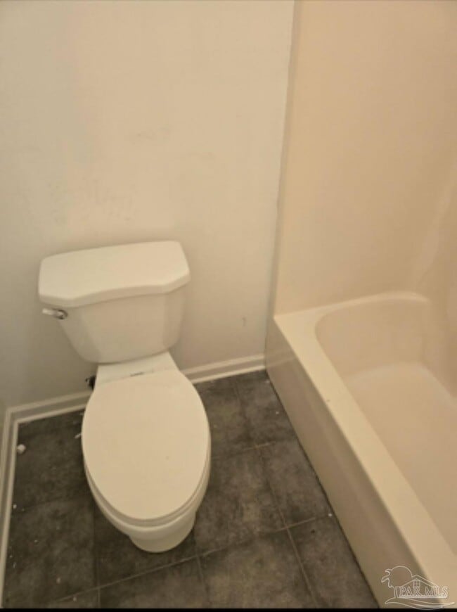 Building Photo - 537 Petros Cir