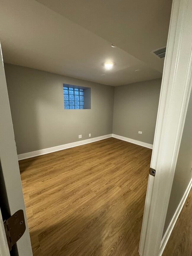 Building Photo - 3716 N Racine Ave