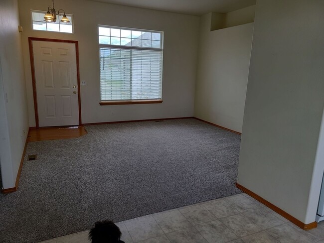 Building Photo - Lovely 3 Bedroom 2 Bath Sunshine Meadows Home for Rent!