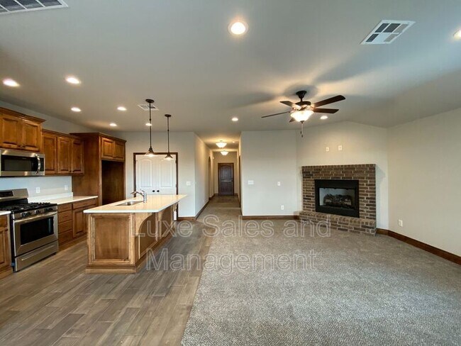 Building Photo - 12817 Double V Dr