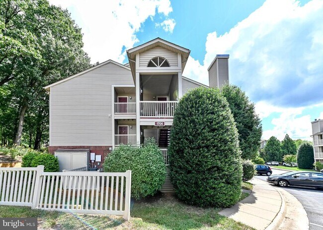 Building Photo - 1706 Ascot Way