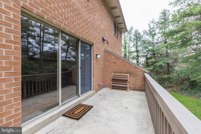 Building Photo - 50 Woodside Rd