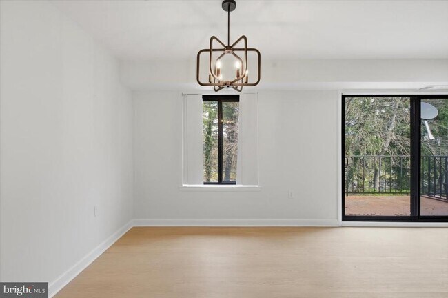 Building Photo - 125 Clubhouse Dr SW