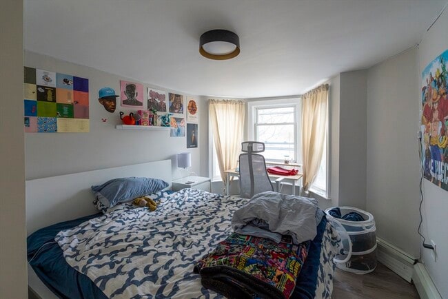 Building Photo - 36 Sargent Ave