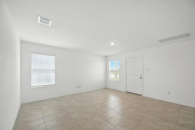 Building Photo - 208 Rubylace Dr