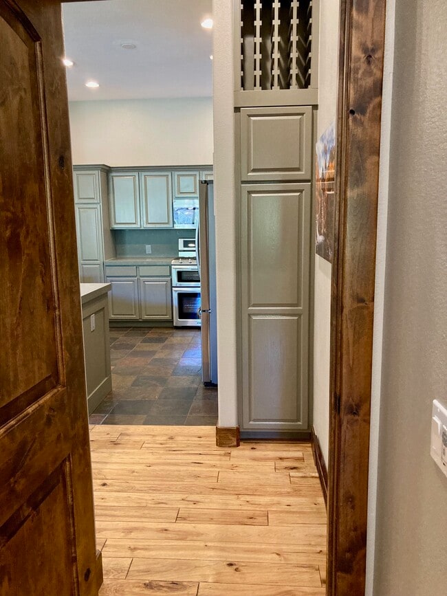 Building Photo - 4087 Worthington Dr