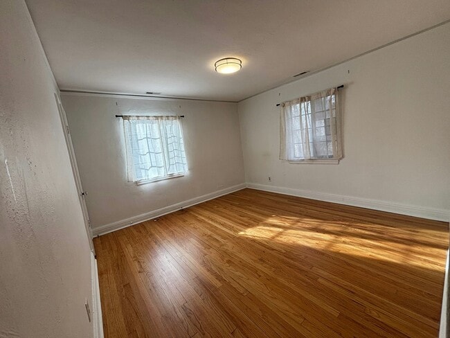 Building Photo - 21440 Lathrup St