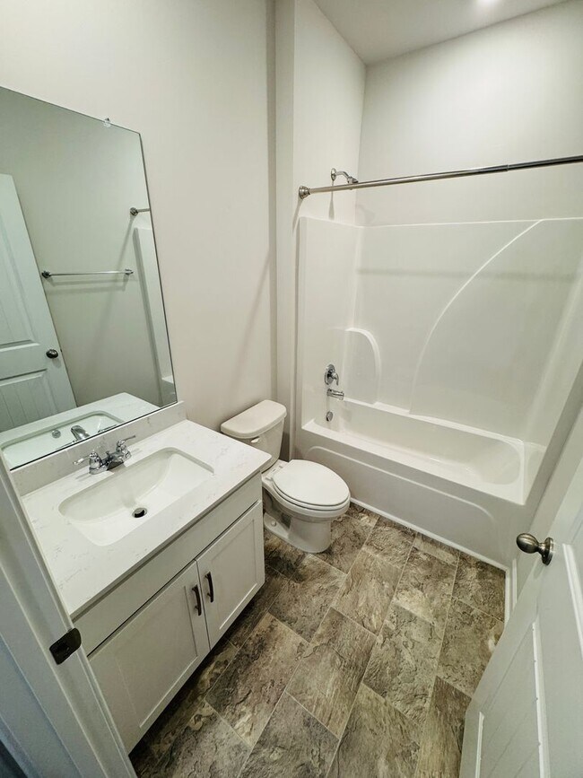 Building Photo - FOR LEASE- ONE LEVEL, SINGL-FAMILY HOME IN...