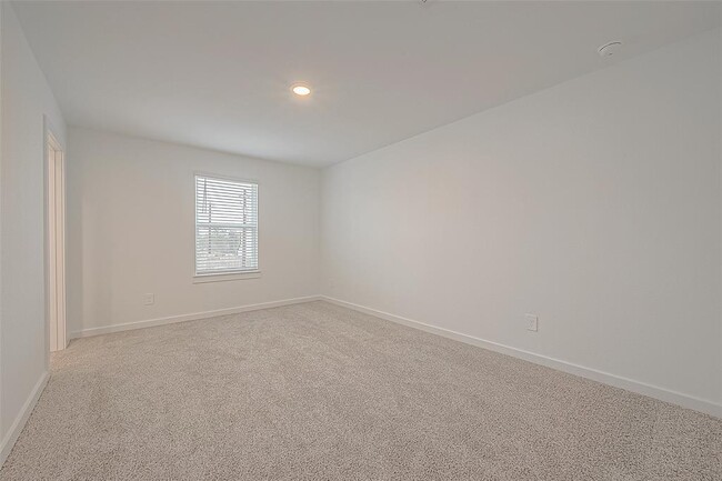 Building Photo - 3012 Skyline Mesa Dr