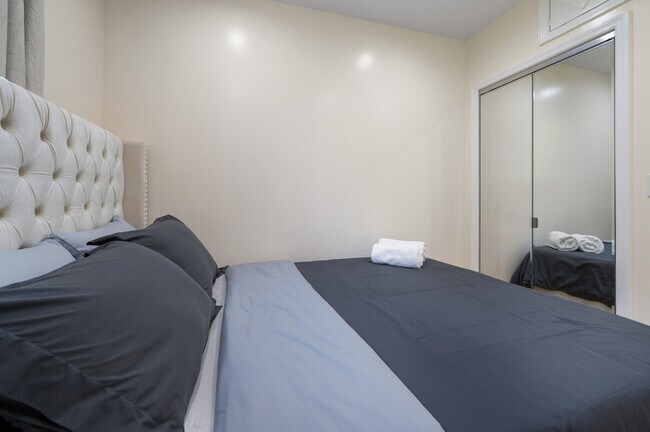 Building Photo - 318 E 62nd St