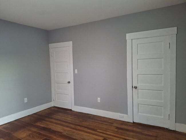 Building Photo - 14-18 Florence St