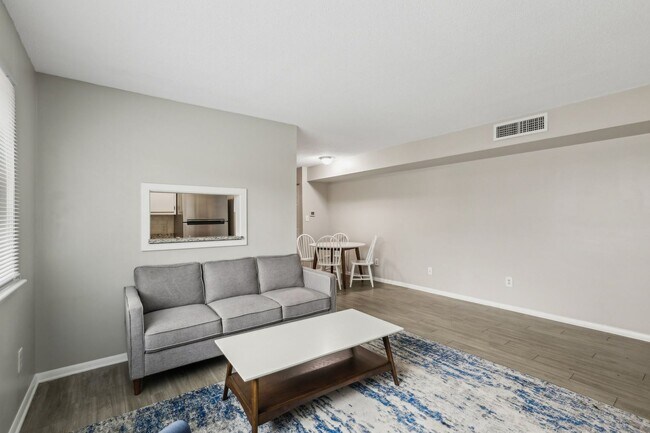 Interior Photo - 901 South