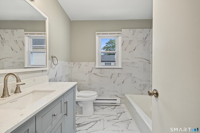 Building Photo - 151 Seaside Ave