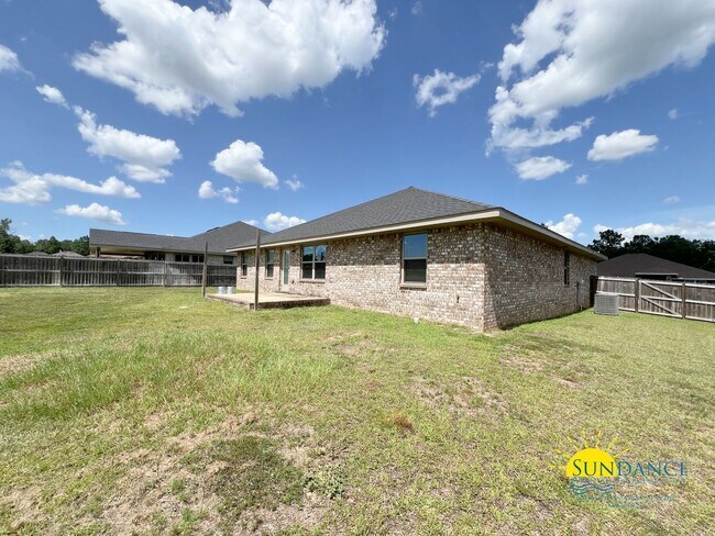 Building Photo - Stunning 4 Bedroom Home in Willow Creek Pl...