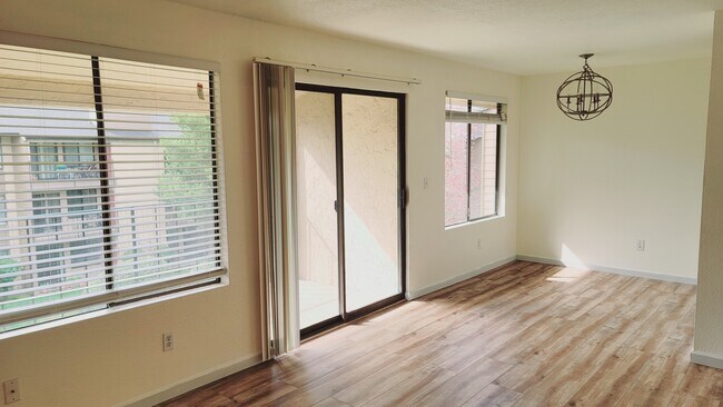 Livingroom and dining area - 16245 NE 12th Ct